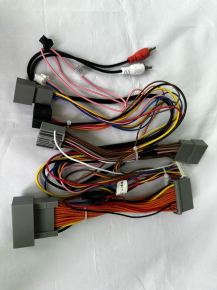 Carav 16-305 | разъем 16-pin Honda Accord (компл. с DVD), Crosstour 2008-2012; Spirior 2009-2014 (Питание + Динамики + Руль + RCA + CANBUS)